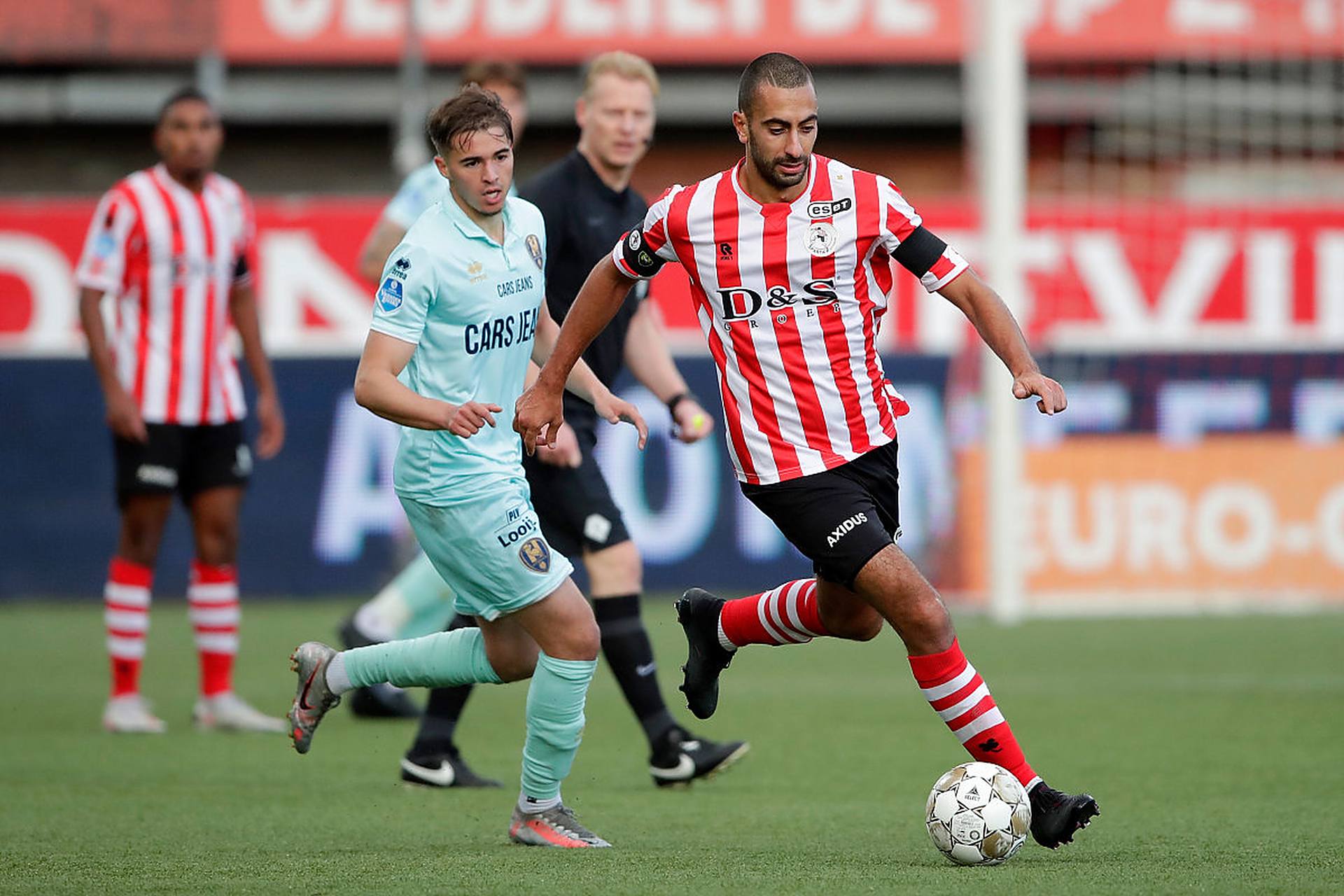 都不在一个 都不在一个