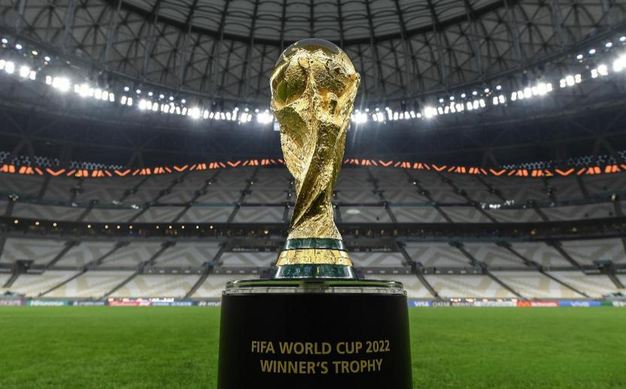 他希望通过 他希望通过