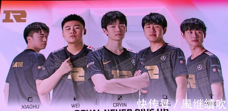 他在场上的 他在场上的