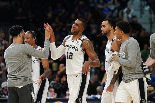 随后以曲球 随后以曲球